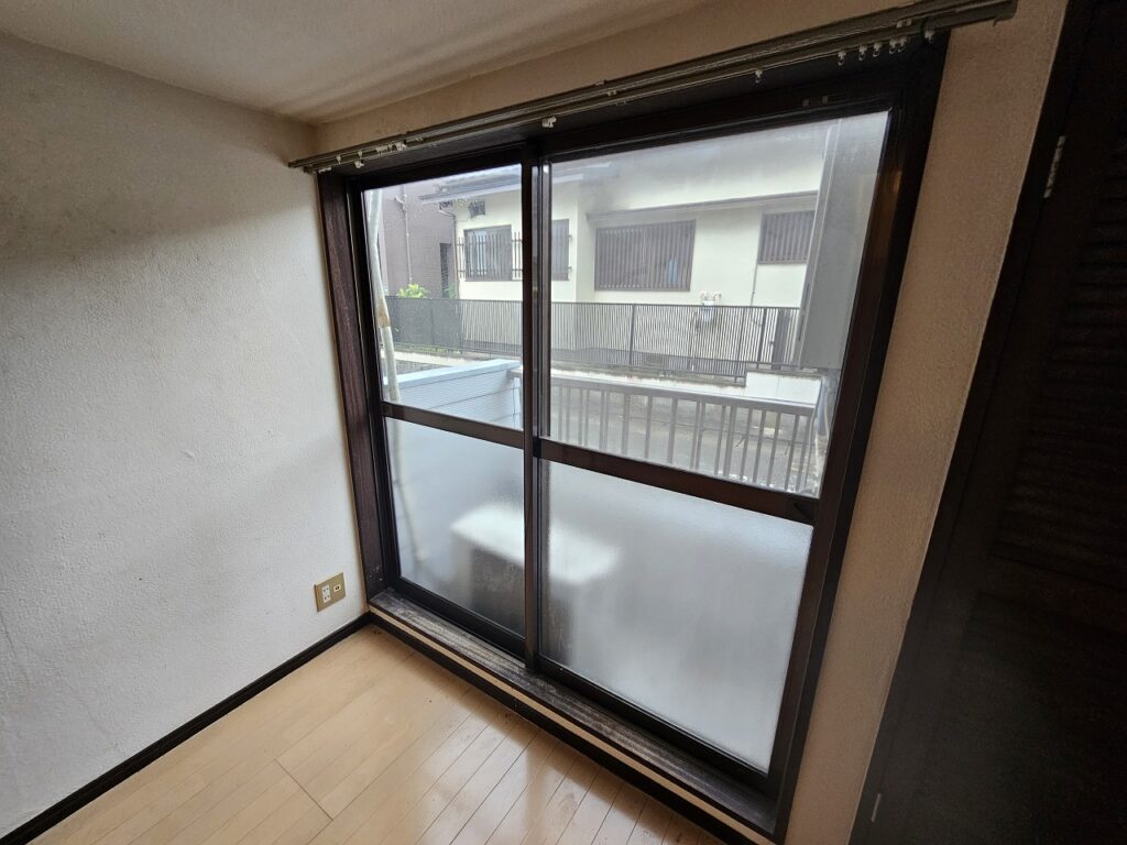 窓まわり施工前